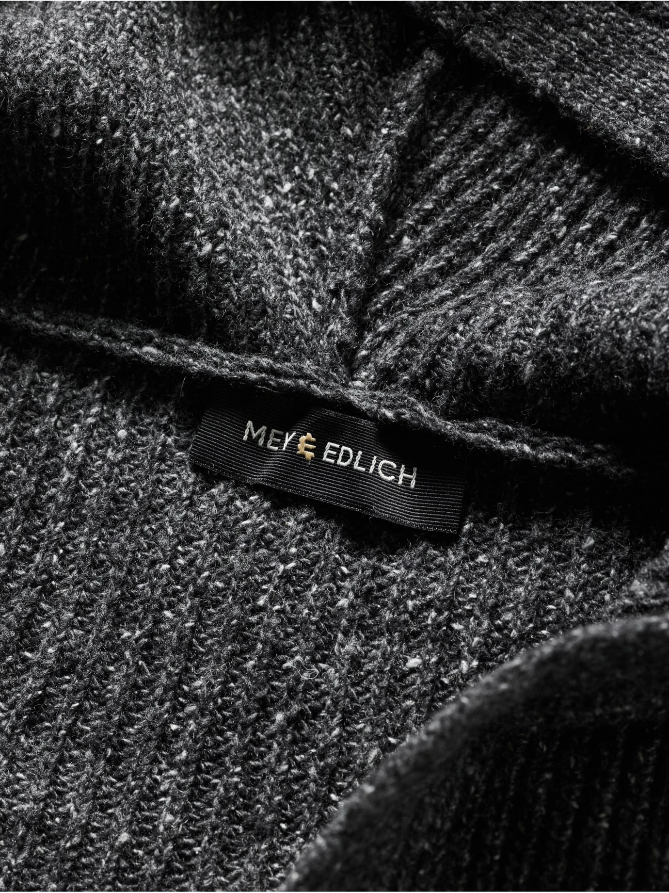 A-kind-of-magic-Mantel 5 A-kind-of-magic-Mantel – Bild 5