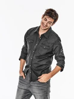 Jeans Tucker -Men's Clothing Verkäufe EC24 6393 DE