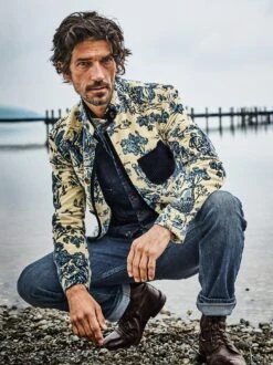 Umgedachte Jeans -Men's Clothing Verkäufe EC24 6979 DE